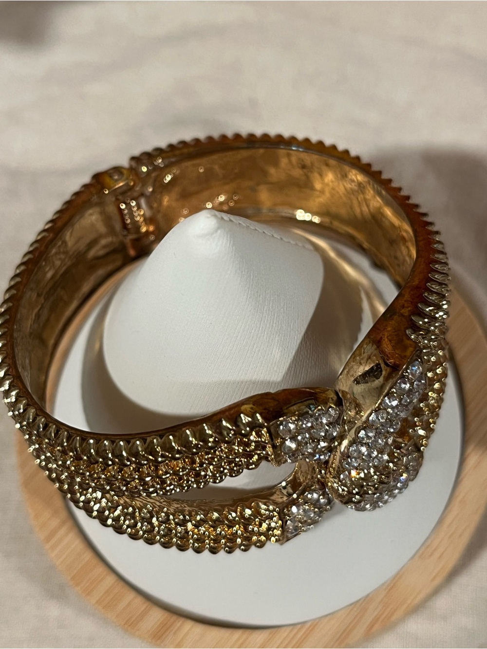 Vtg 1980s Gold Crystal Bow Statement Bracelet - Picture 3 of 4